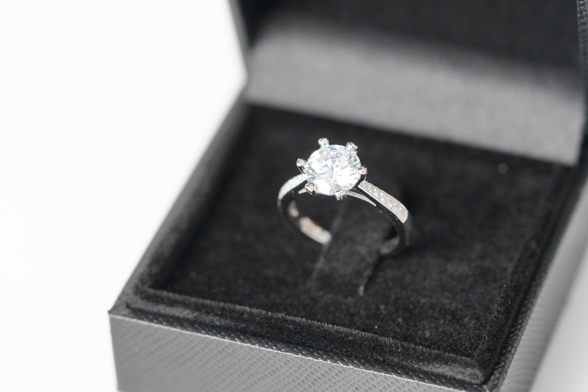 6 Prongs Engagement Ring | 2ct