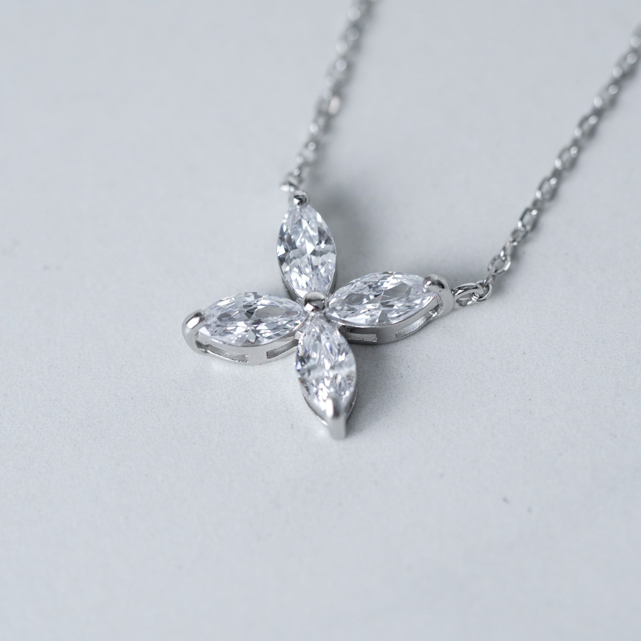 Four Leaves - Flowers Necklace | Simulated Diamonds